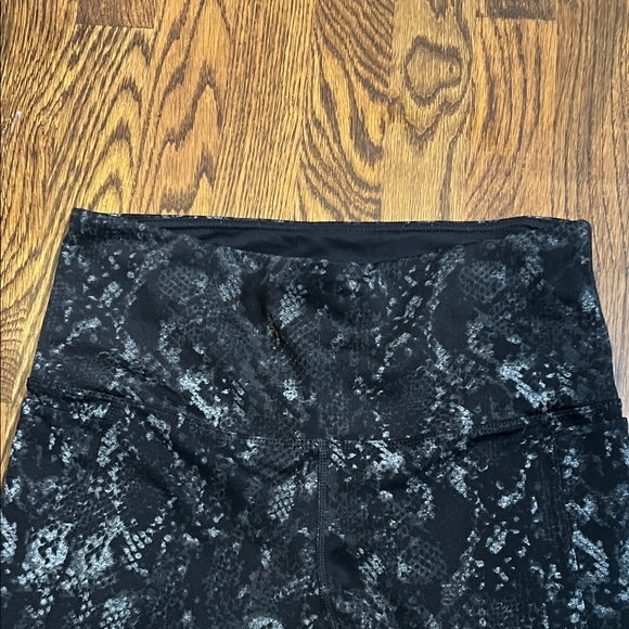 Tuff Athletics Black and White Snakeskin Leggings - Picture 5 of 8